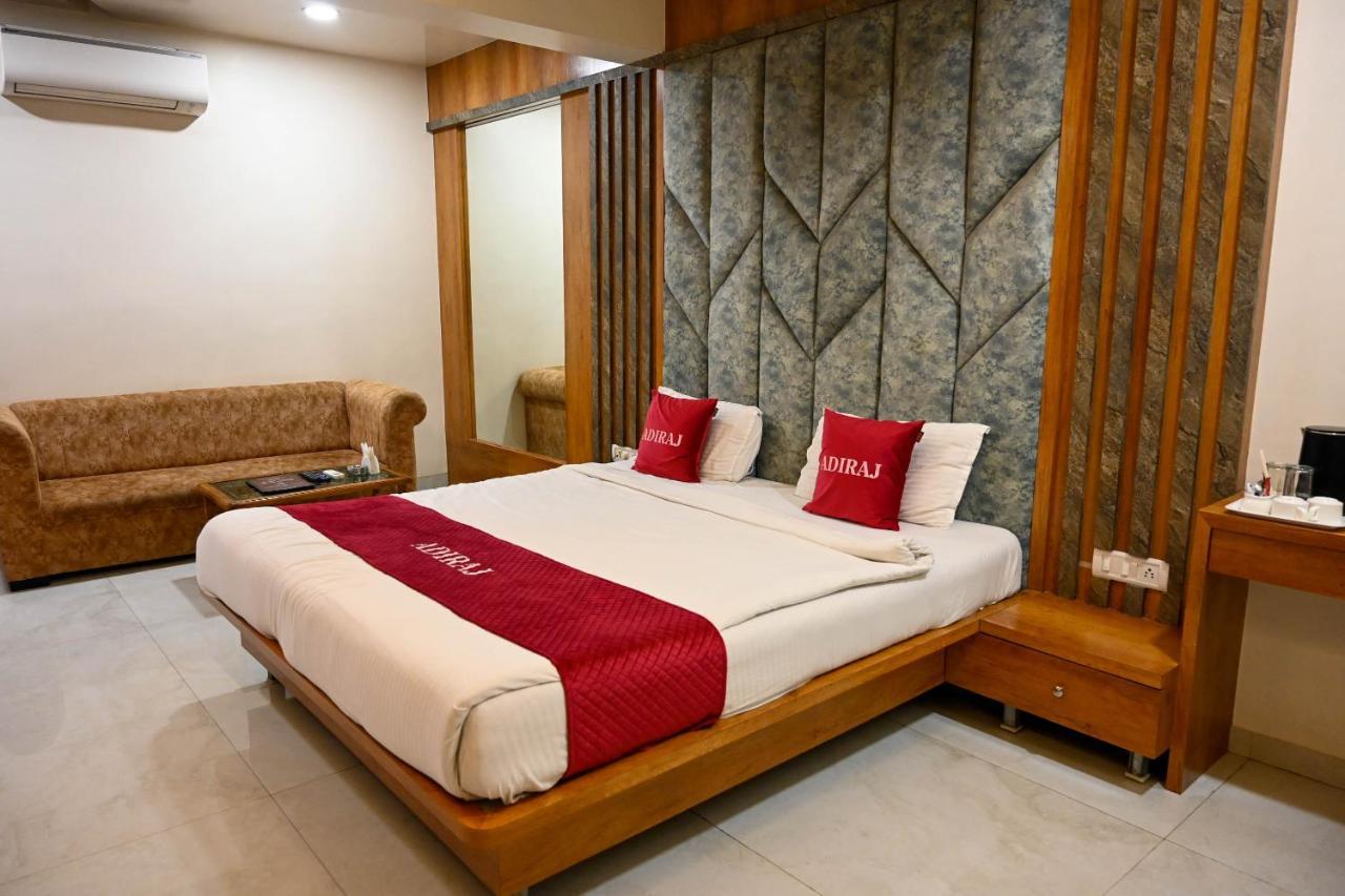 Adiraj Residency Hotell Navi Mumbai Exteriör bild