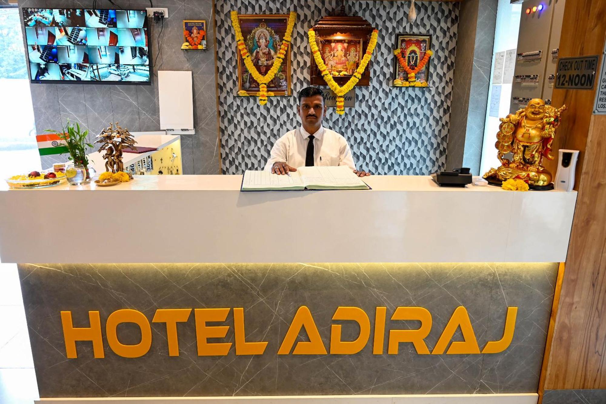 Adiraj Residency Hotell Navi Mumbai Exteriör bild