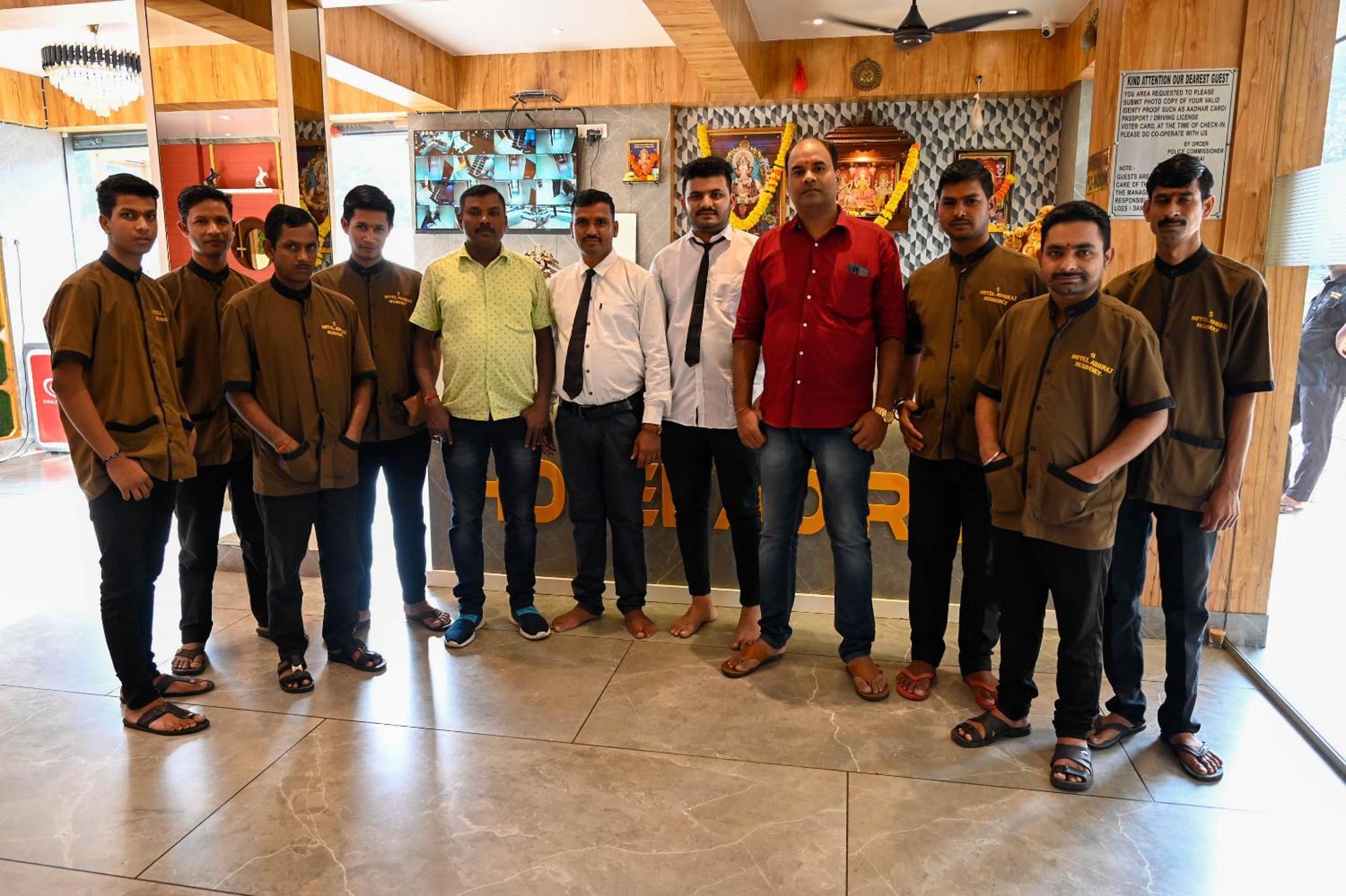 Adiraj Residency Hotell Navi Mumbai Exteriör bild