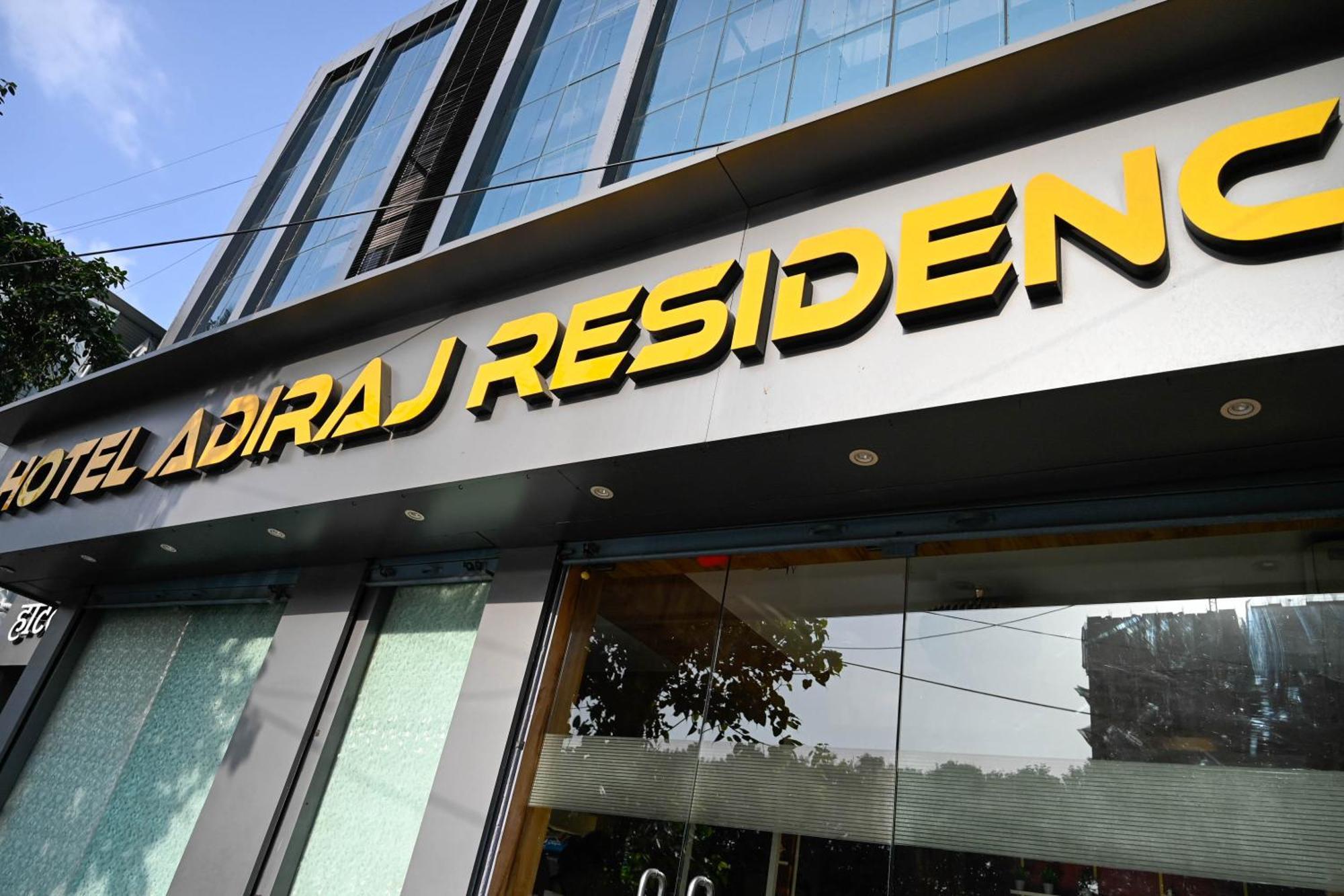 Adiraj Residency Hotell Navi Mumbai Exteriör bild