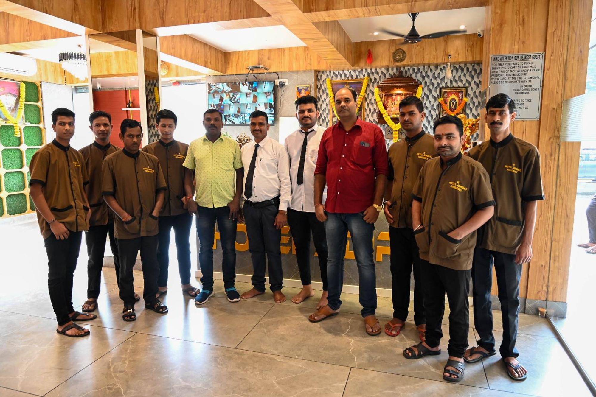 Adiraj Residency Hotell Navi Mumbai Exteriör bild