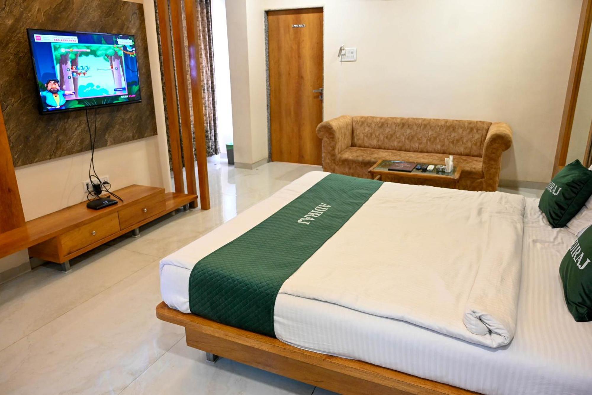 Adiraj Residency Hotell Navi Mumbai Exteriör bild