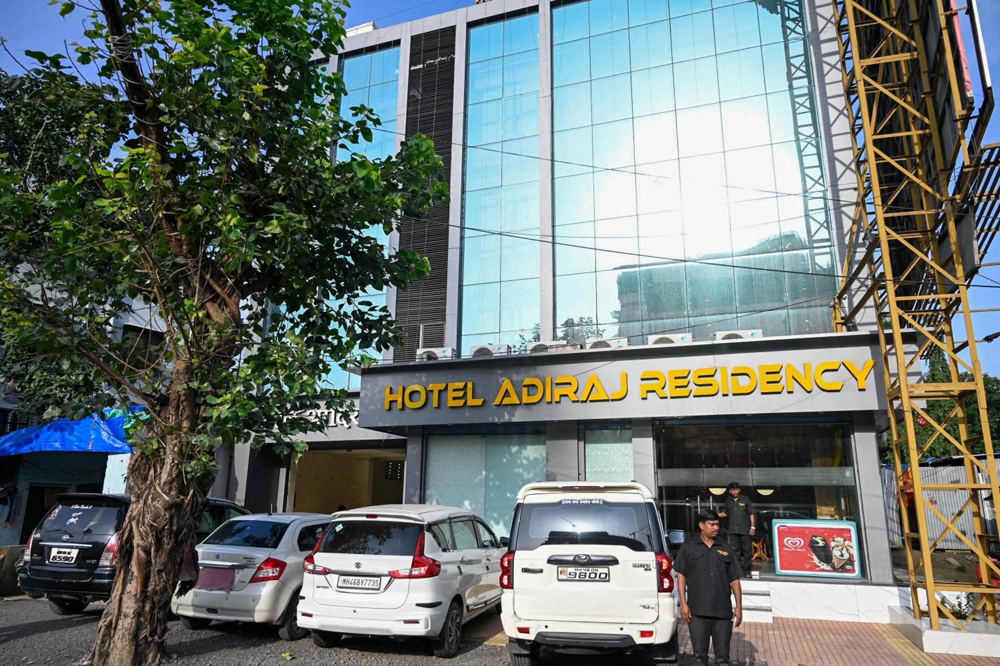 Adiraj Residency Hotell Navi Mumbai Exteriör bild