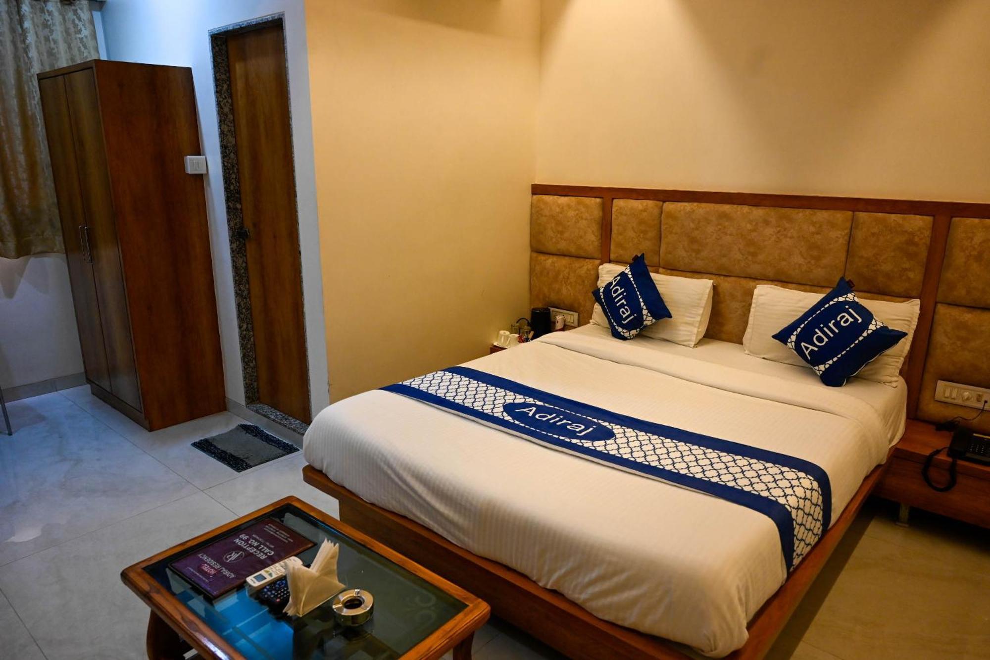 Adiraj Residency Hotell Navi Mumbai Exteriör bild