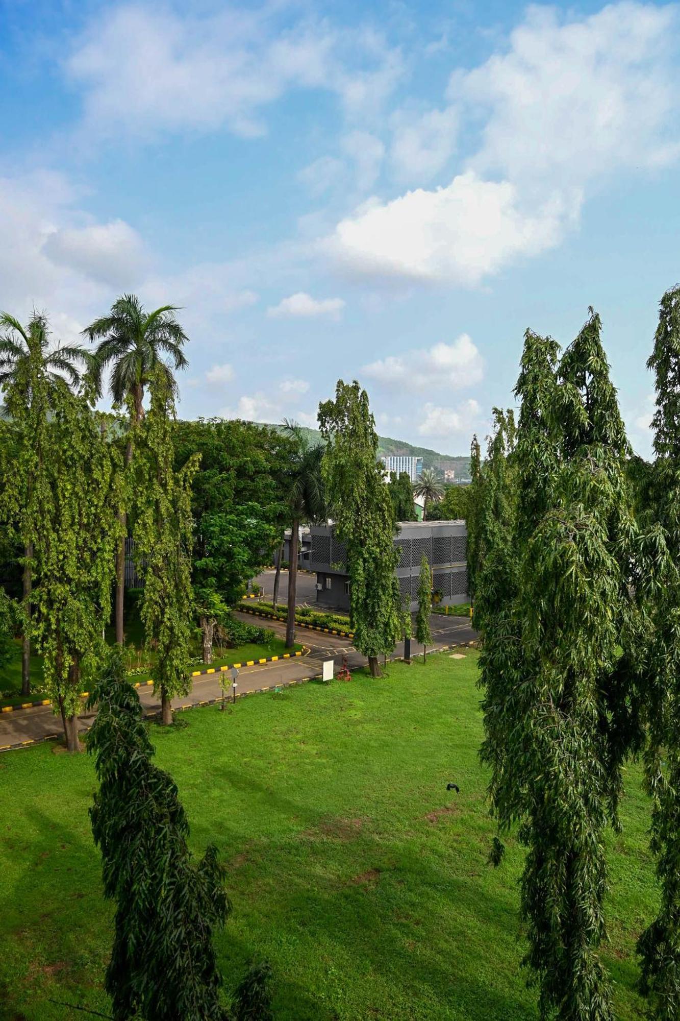 Adiraj Residency Hotell Navi Mumbai Exteriör bild