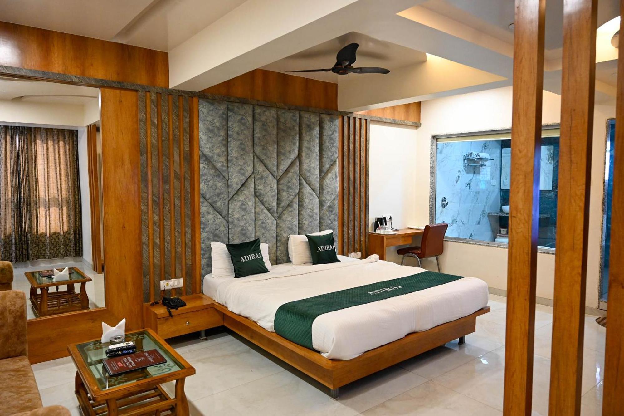 Adiraj Residency Hotell Navi Mumbai Exteriör bild