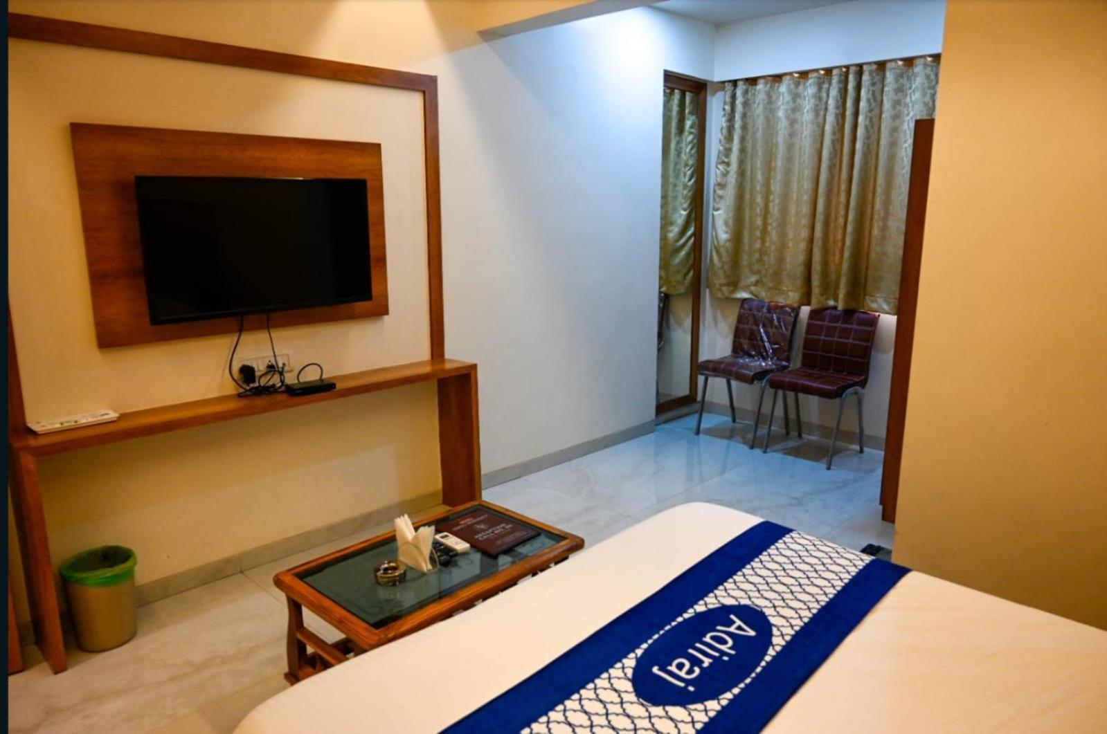 Adiraj Residency Hotell Navi Mumbai Exteriör bild